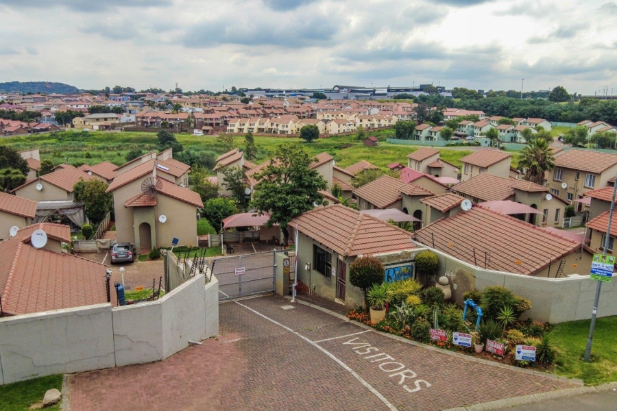 3 Bedroom Property for Sale in Ridgeway Gauteng