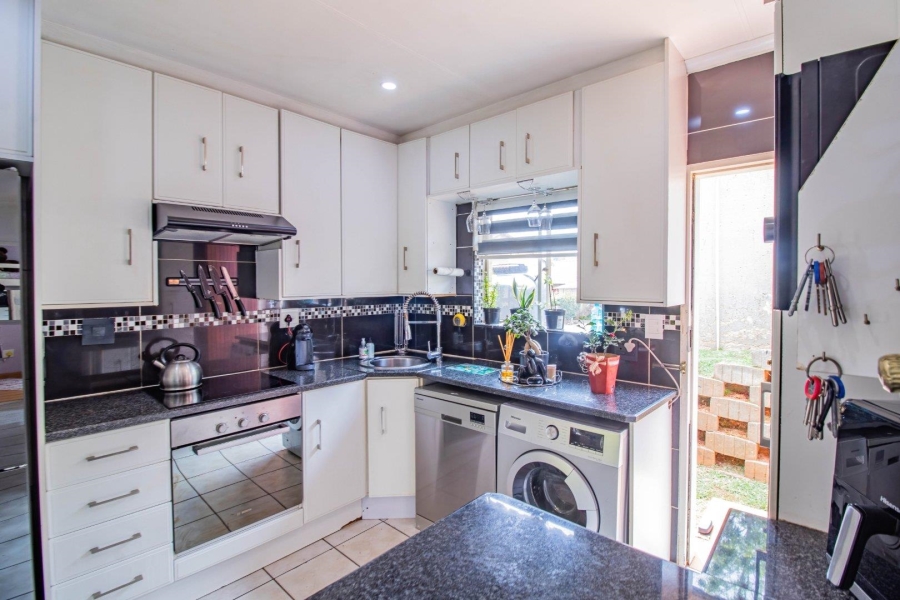 3 Bedroom Property for Sale in Ridgeway Gauteng
