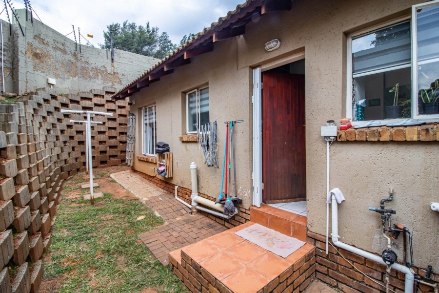 3 Bedroom Property for Sale in Ridgeway Gauteng