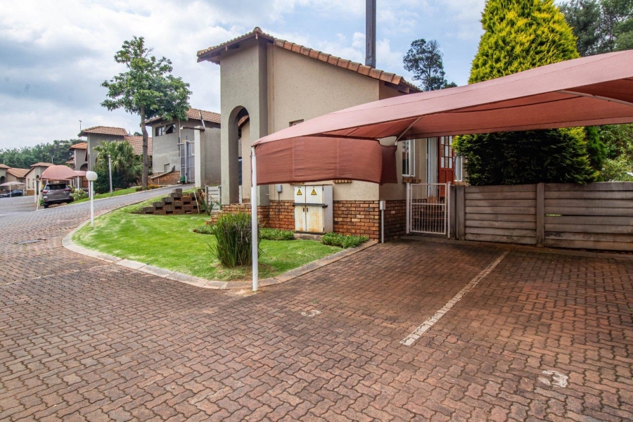 3 Bedroom Property for Sale in Ridgeway Gauteng