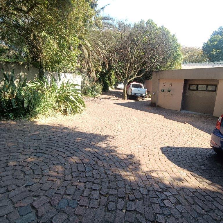 To Let 2 Bedroom Property for Rent in Linden Gauteng