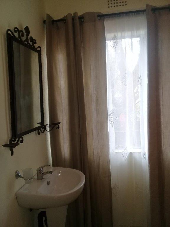 To Let 2 Bedroom Property for Rent in Linden Gauteng