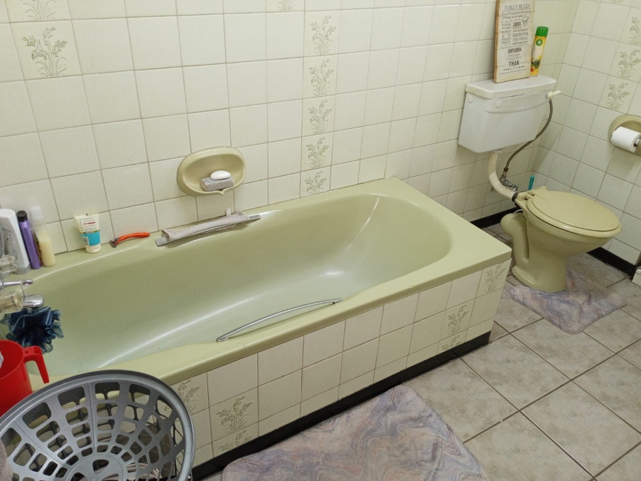 2 Bedroom Property for Sale in Albemarle Gauteng