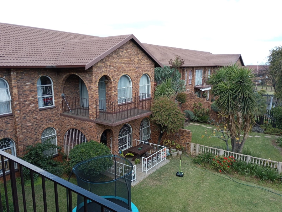 2 Bedroom Property for Sale in Albemarle Gauteng
