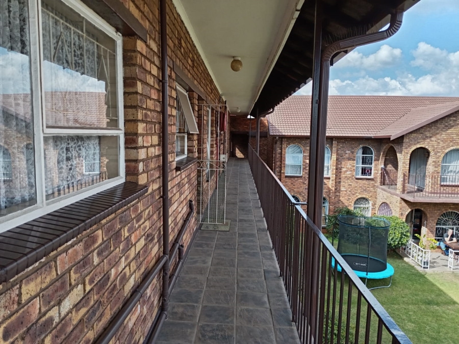2 Bedroom Property for Sale in Albemarle Gauteng