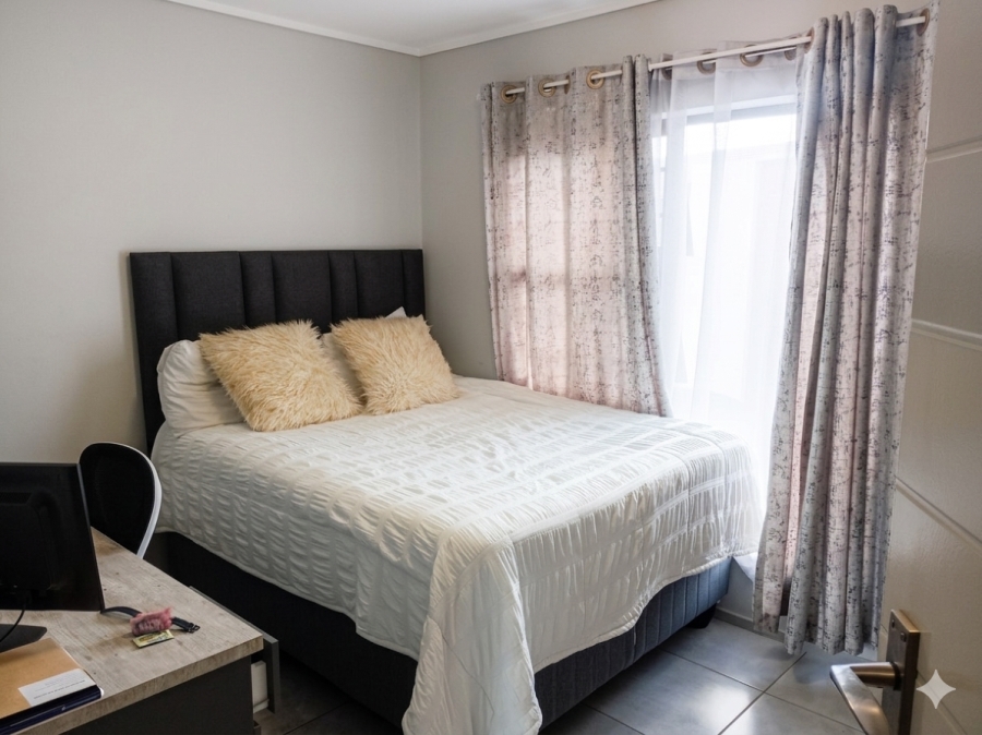 2 Bedroom Property for Sale in Amberfield Gauteng