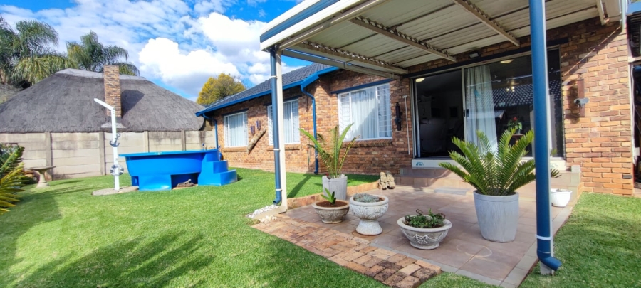 3 Bedroom Property for Sale in Rooihuiskraal North Gauteng