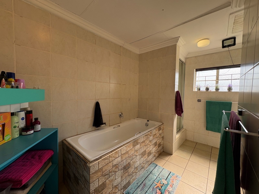 3 Bedroom Property for Sale in Brakpan Central Gauteng