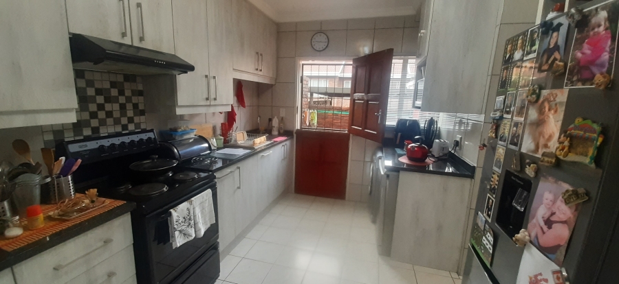 2 Bedroom Property for Sale in Birchleigh Gauteng