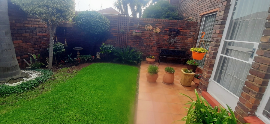 2 Bedroom Property for Sale in Birchleigh Gauteng