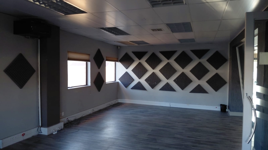 Commercial Property for Sale in Rhodesfield Gauteng