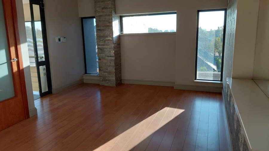 Commercial Property for Sale in Rhodesfield Gauteng