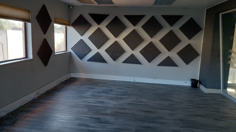 Commercial Property for Sale in Rhodesfield Gauteng