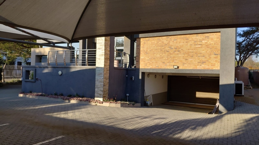 Commercial Property for Sale in Rhodesfield Gauteng