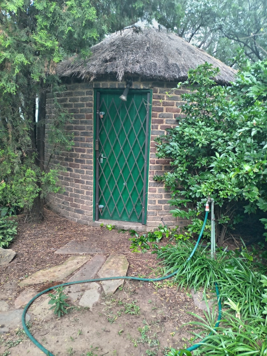 5 Bedroom Property for Sale in Mooilande Gauteng