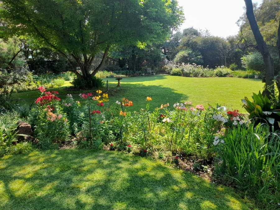 5 Bedroom Property for Sale in Mooilande Gauteng