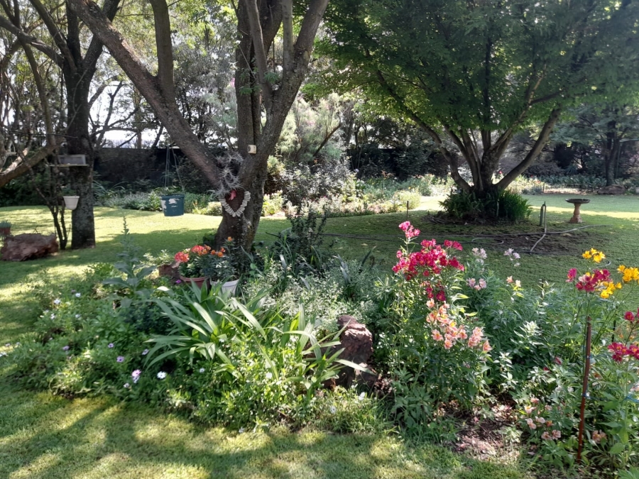 5 Bedroom Property for Sale in Mooilande Gauteng