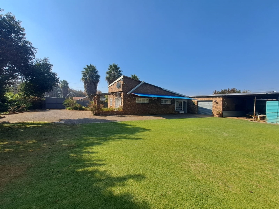 4 Bedroom Property for Sale in Meyerton Central Gauteng