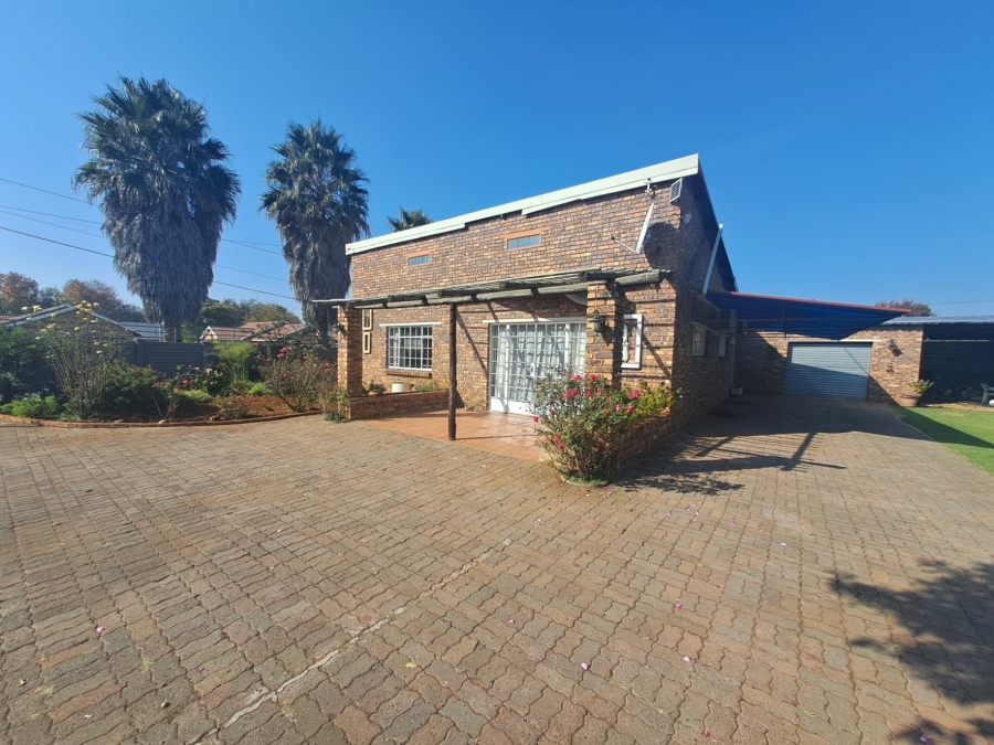 4 Bedroom Property for Sale in Meyerton Central Gauteng