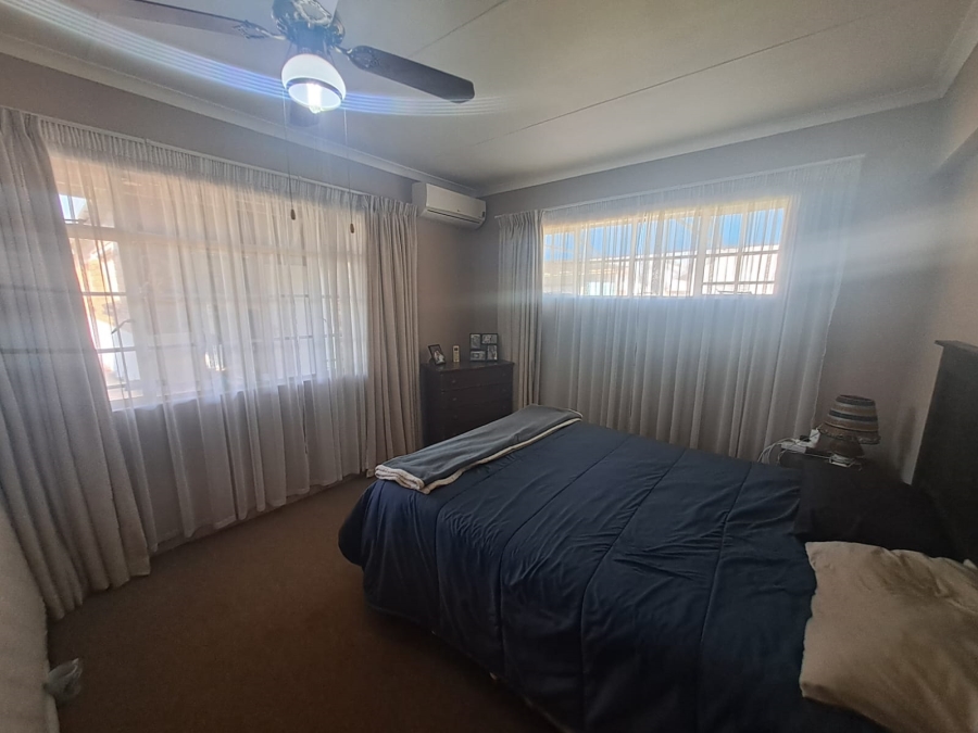 4 Bedroom Property for Sale in Meyerton Central Gauteng