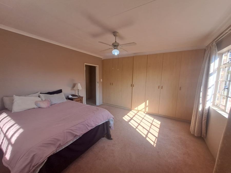 4 Bedroom Property for Sale in Meyerton Central Gauteng