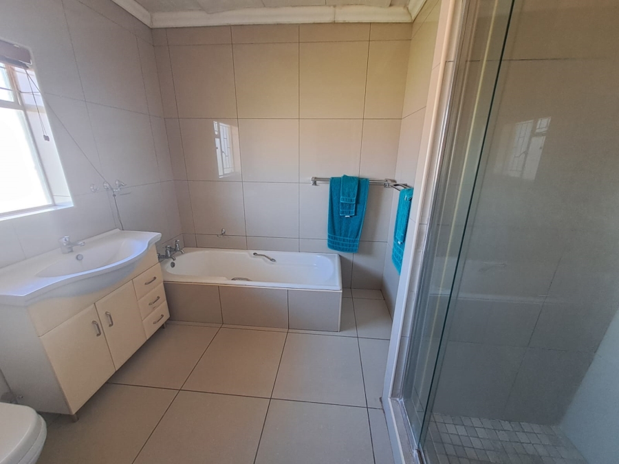 4 Bedroom Property for Sale in Meyerton Central Gauteng