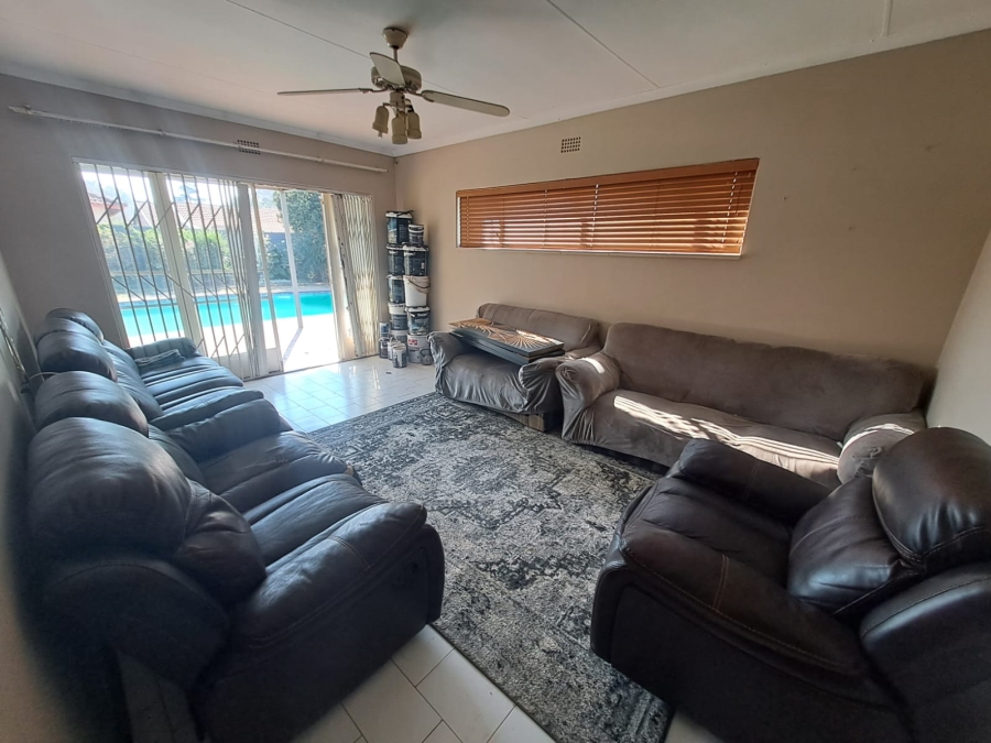 4 Bedroom Property for Sale in Meyerton Central Gauteng