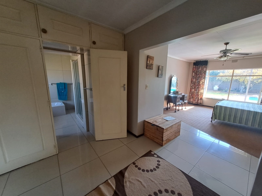 4 Bedroom Property for Sale in Meyerton Central Gauteng