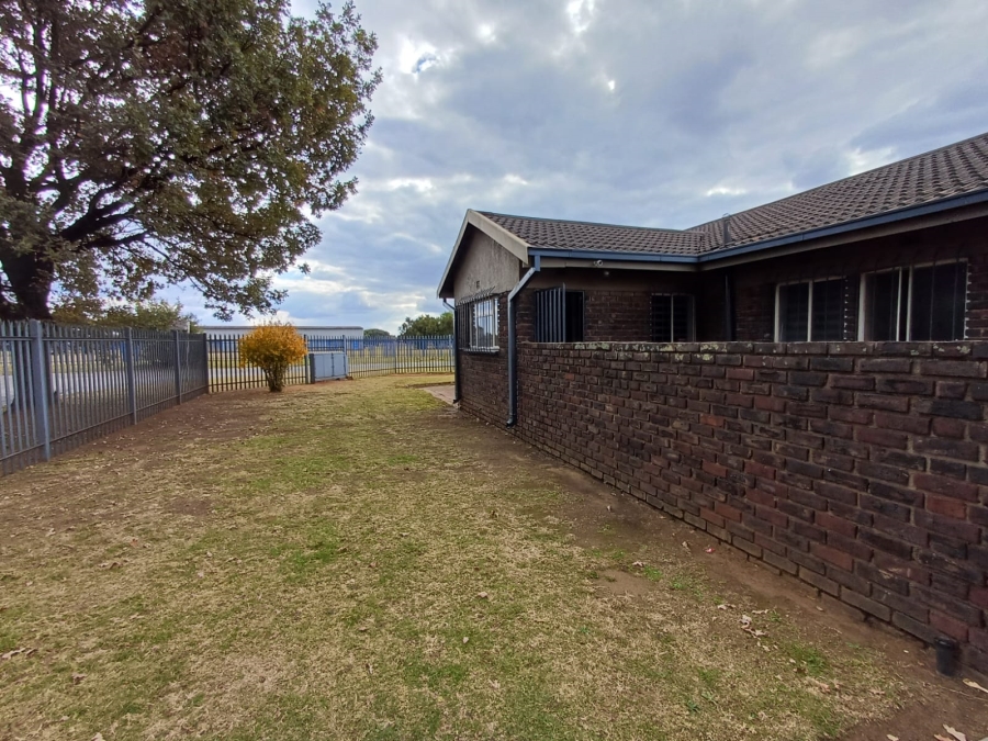 3 Bedroom Property for Sale in Vanderbijlpark SE 6 Gauteng