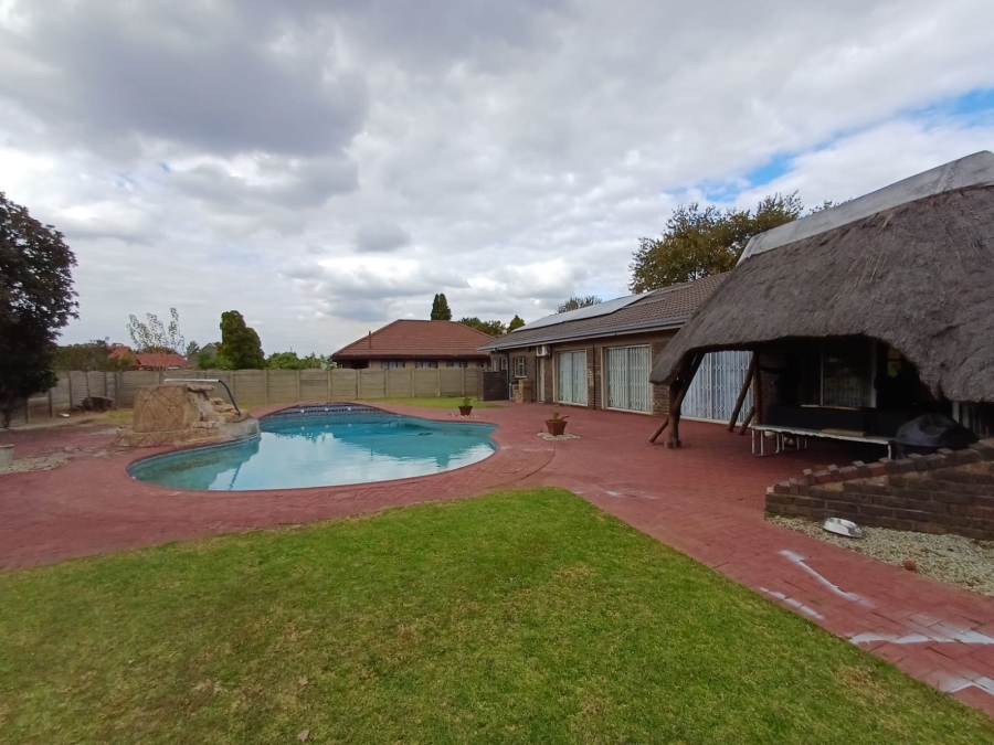 3 Bedroom Property for Sale in Vanderbijlpark SE 6 Gauteng