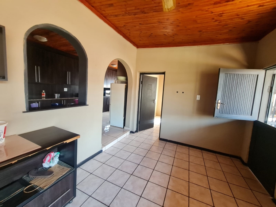 4 Bedroom Property for Sale in Vanderbijlpark CW 5 Gauteng