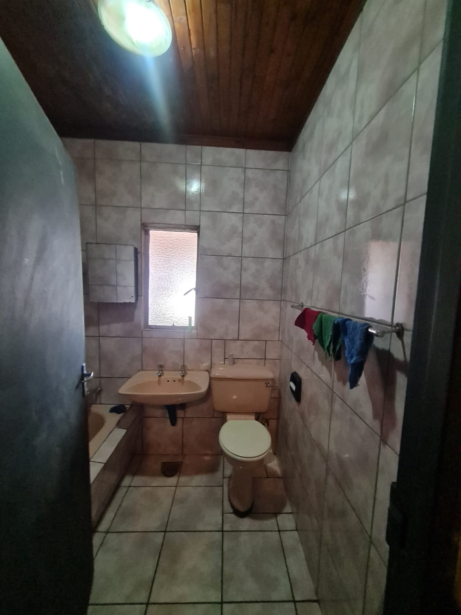 4 Bedroom Property for Sale in Vanderbijlpark CW 5 Gauteng