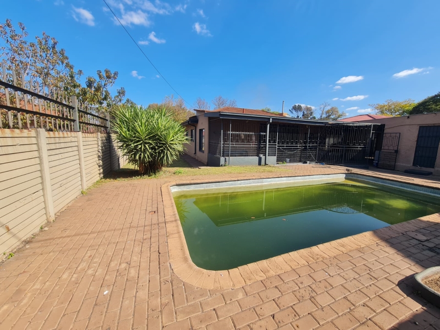 4 Bedroom Property for Sale in Vanderbijlpark CW 5 Gauteng