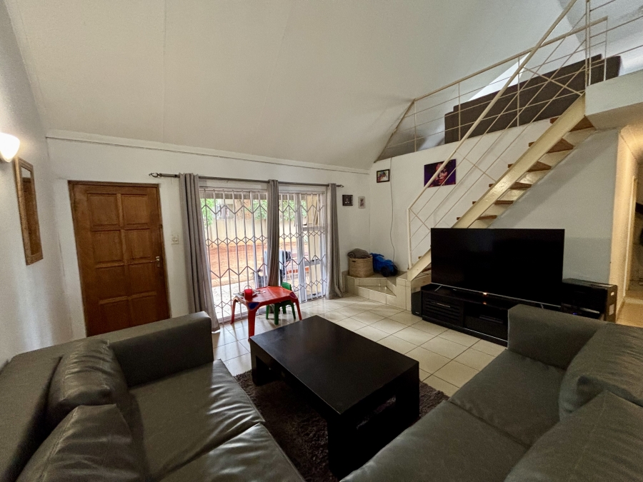 To Let 3 Bedroom Property for Rent in Bromhof Gauteng