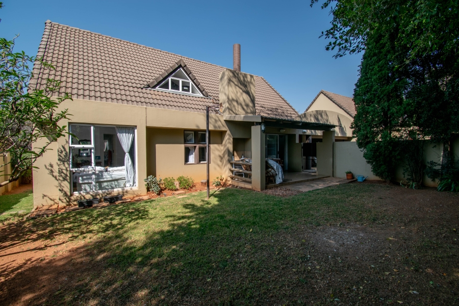 To Let 3 Bedroom Property for Rent in Bromhof Gauteng