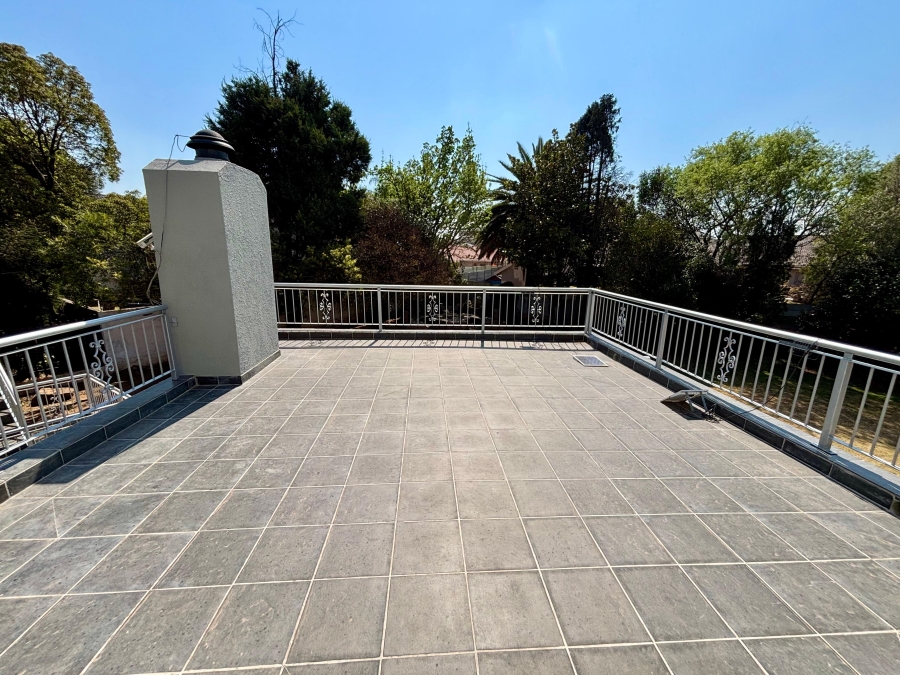To Let 1 Bedroom Property for Rent in Constantia Kloof Gauteng
