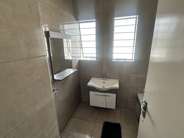 To Let 4 Bedroom Property for Rent in Atholhurst Gauteng