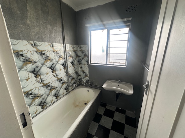 To Let 4 Bedroom Property for Rent in Atholhurst Gauteng