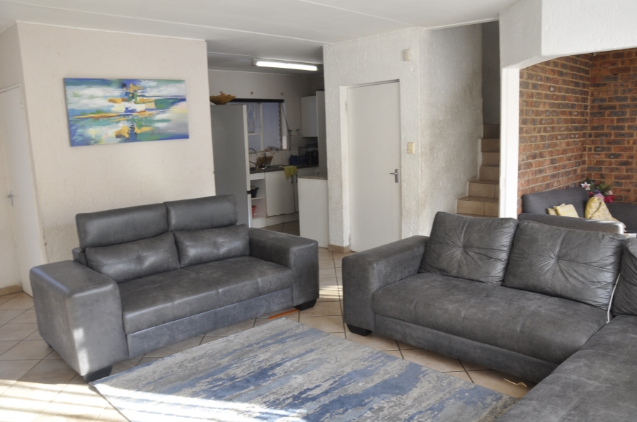 3 Bedroom Property for Sale in Buccleuch Gauteng