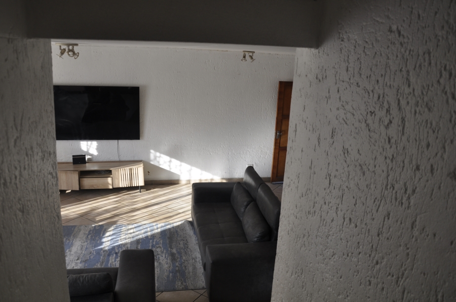 3 Bedroom Property for Sale in Buccleuch Gauteng