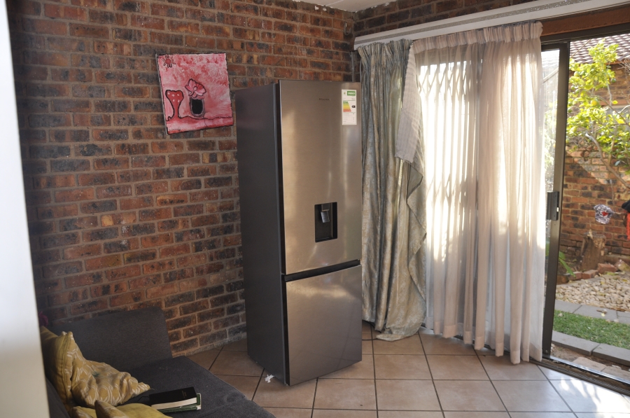 3 Bedroom Property for Sale in Buccleuch Gauteng