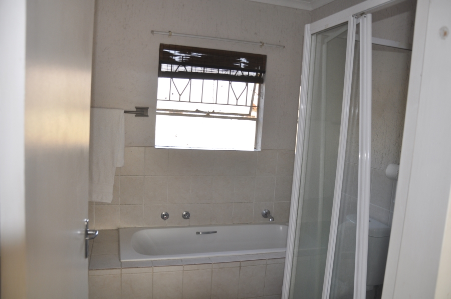 3 Bedroom Property for Sale in Buccleuch Gauteng