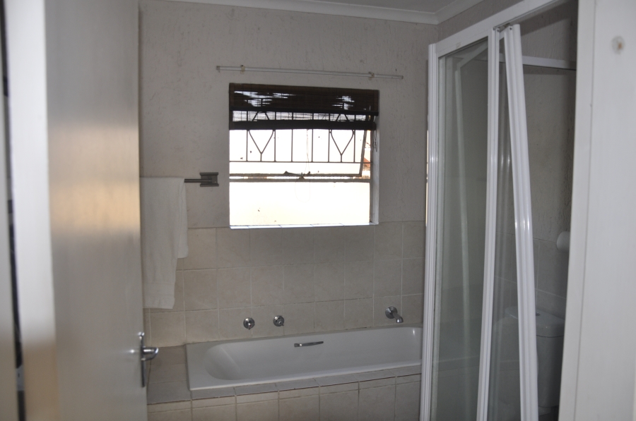 3 Bedroom Property for Sale in Buccleuch Gauteng