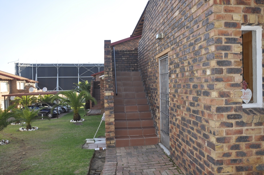 3 Bedroom Property for Sale in Buccleuch Gauteng