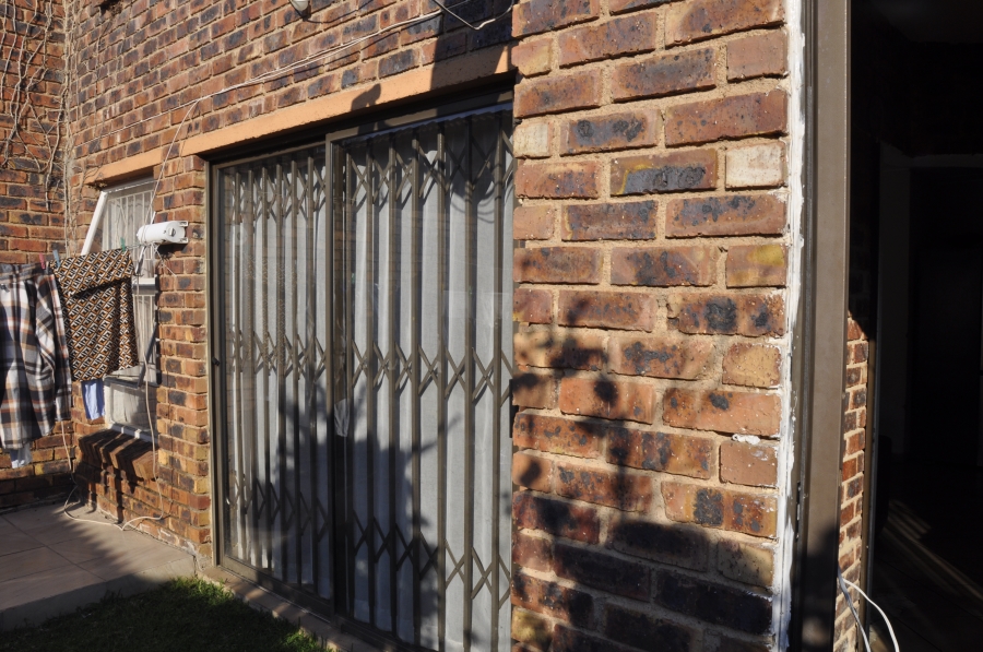 3 Bedroom Property for Sale in Buccleuch Gauteng