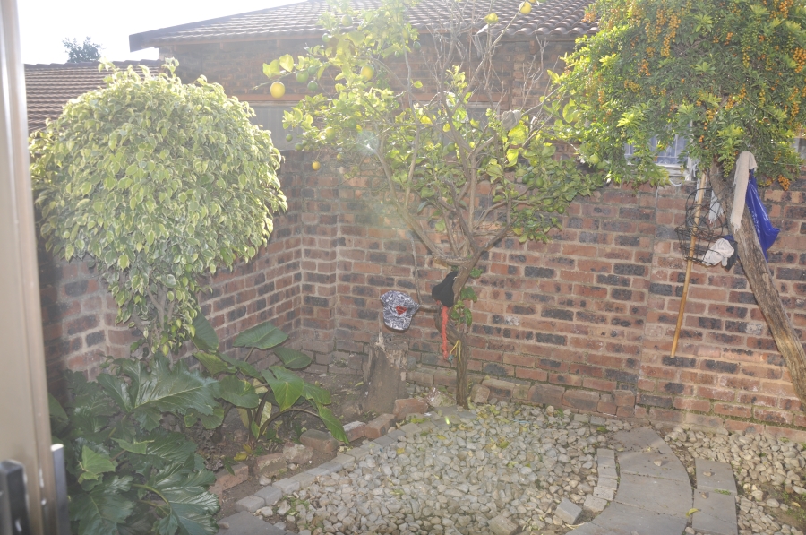 3 Bedroom Property for Sale in Buccleuch Gauteng