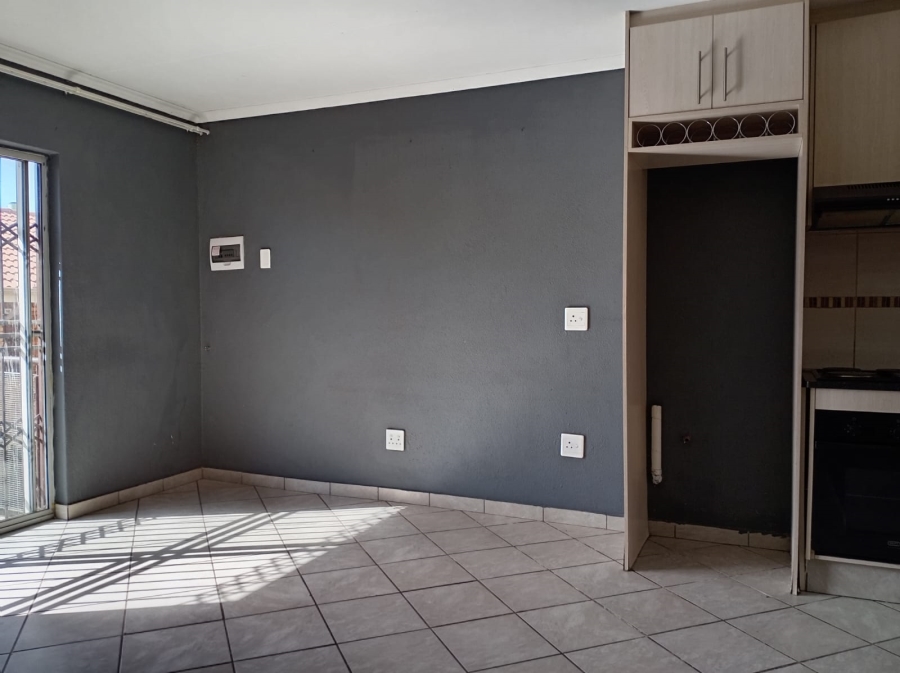 2 Bedroom Property for Sale in Lotus Gardens Gauteng