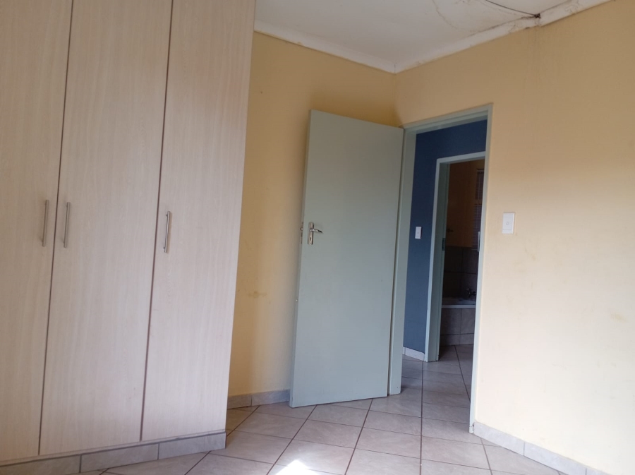 2 Bedroom Property for Sale in Lotus Gardens Gauteng