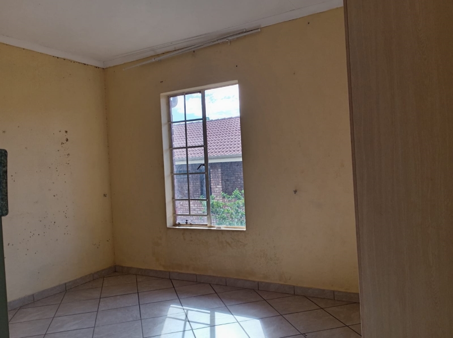 2 Bedroom Property for Sale in Lotus Gardens Gauteng