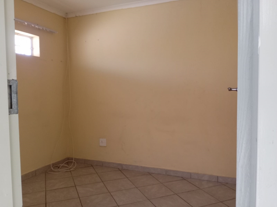 2 Bedroom Property for Sale in Lotus Gardens Gauteng